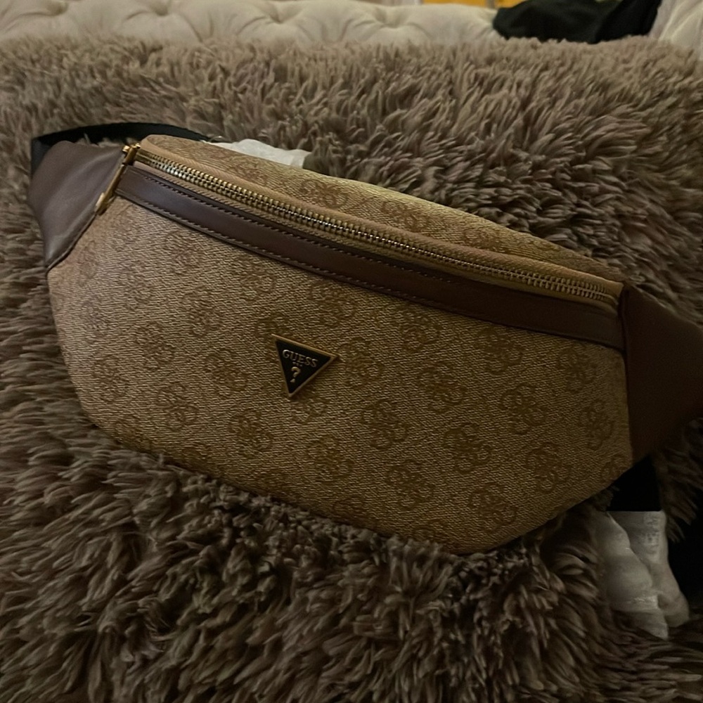 Guess Fanny pack